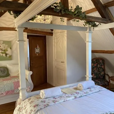 La Marmoire Bed and Breakfast 3*
