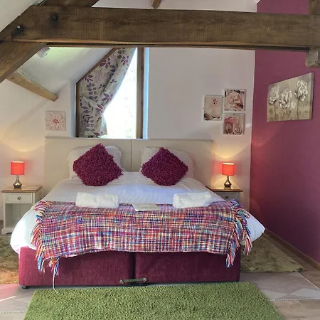 La Marmoire Bed & Breakfast 3*